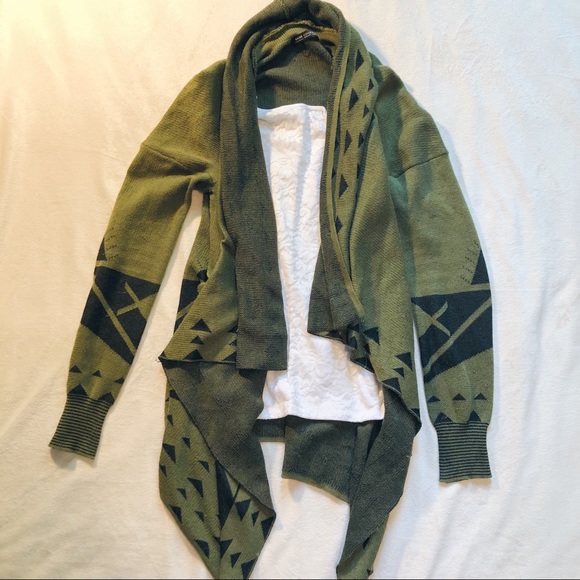 Tops - Army green sweater